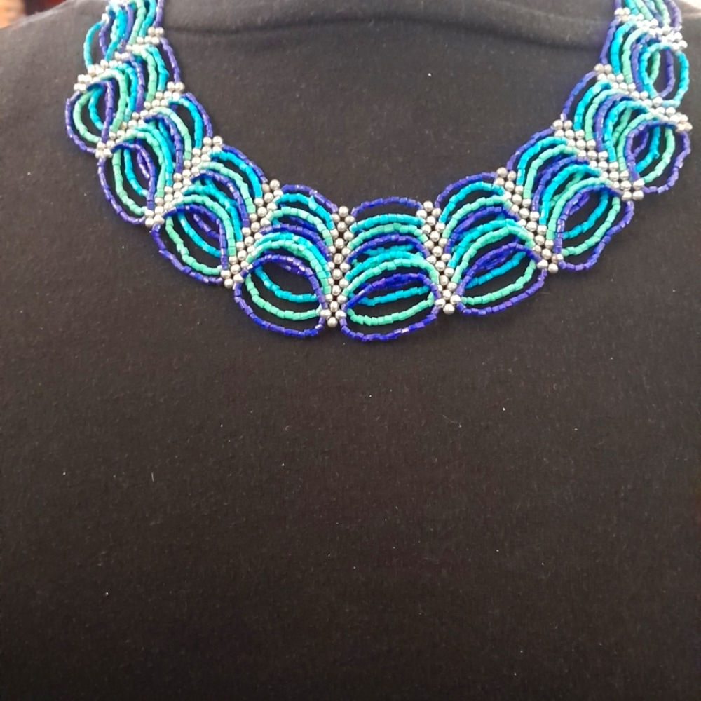 Necklace multi strands beads